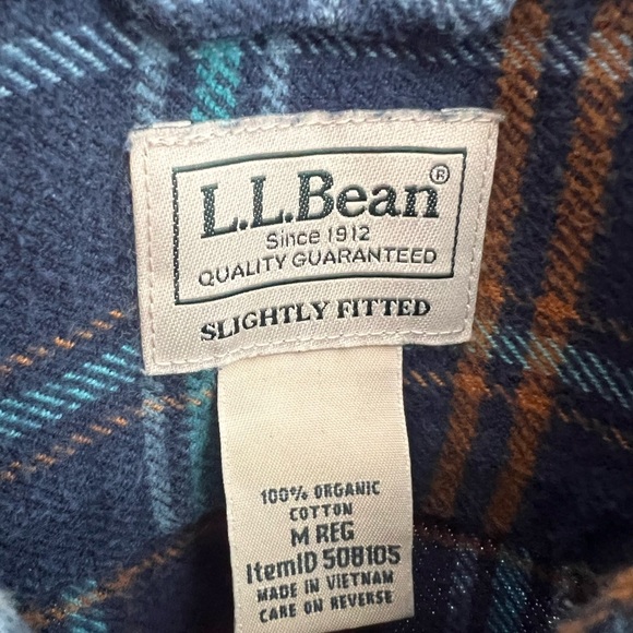 L.L. Bean Men's Organic Flannel Shirt, Slightly Fitted Size Medium Regular - Picture 3 of 4